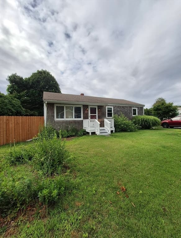 2 Upton St, Fairhaven MA 02719