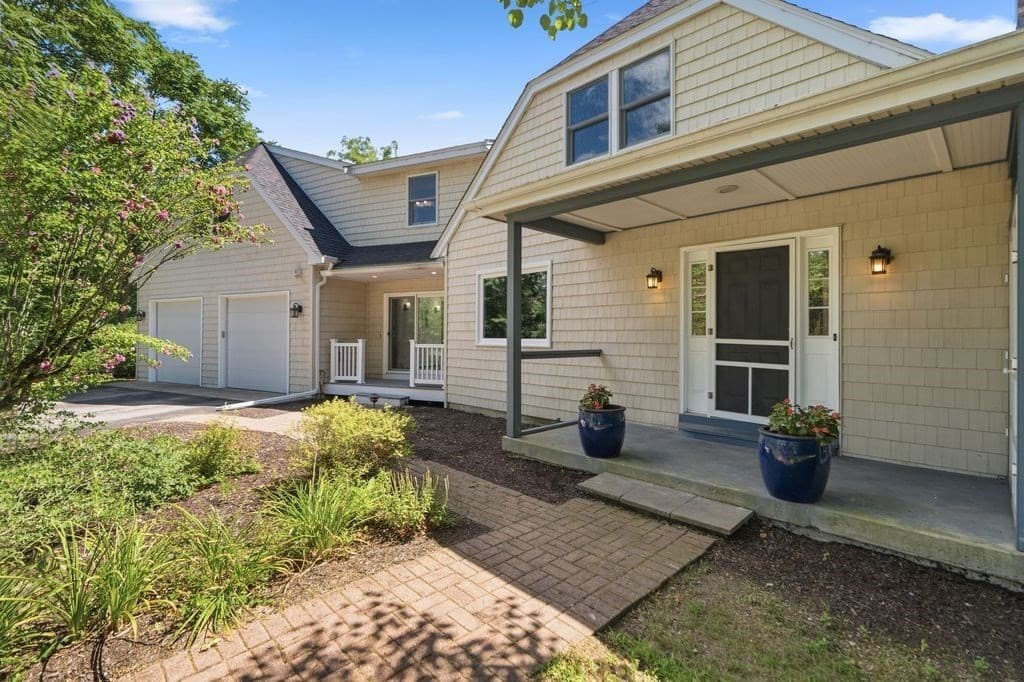 5 Locust St, North Reading MA 01864