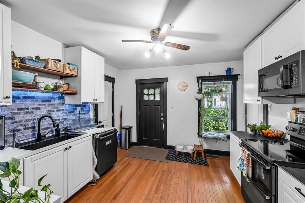 112 Hampshire St, Springfield MA 01151 photo 6