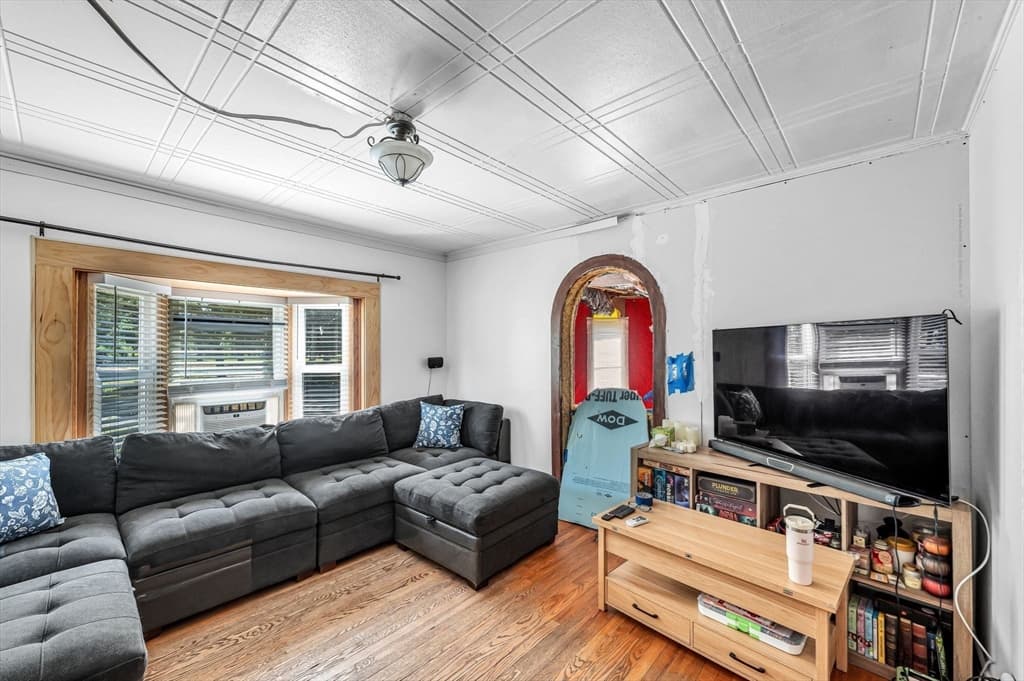 112 Hampshire St, Springfield MA 01151 photo 12