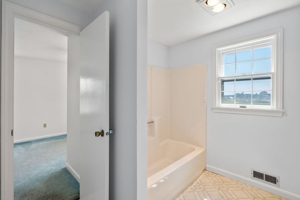 584 Circuit Ave, Bourne MA 02559 photo 23