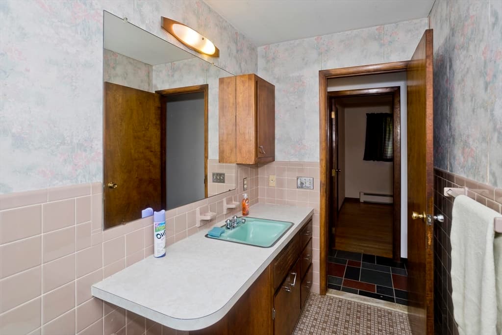 233 Lathrop St, South Hadley MA 01075 photo 23
