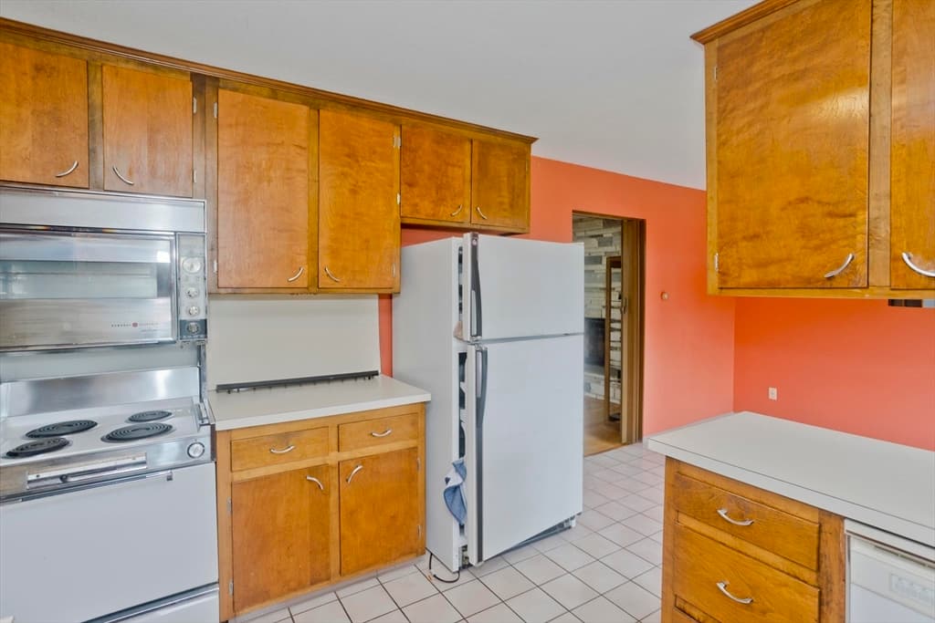233 Lathrop St, South Hadley MA 01075 photo 13