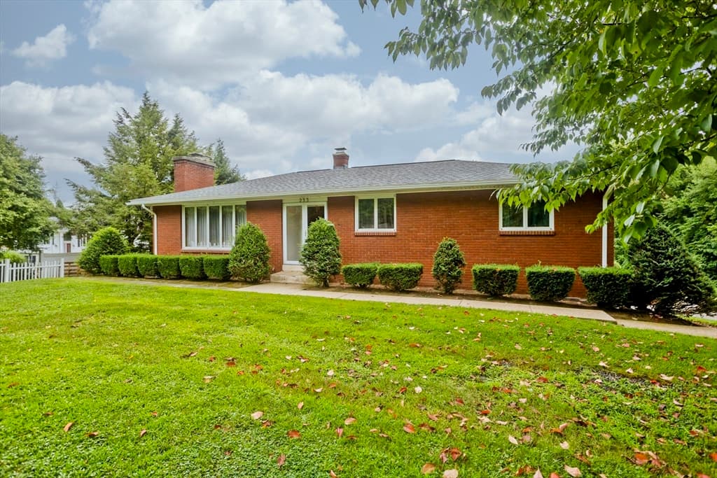 233 Lathrop St, South Hadley MA 01075 photo 3