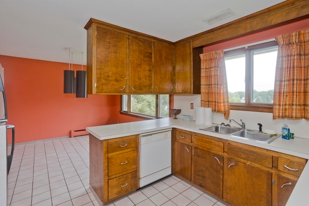 233 Lathrop St, South Hadley MA 01075 photo 14
