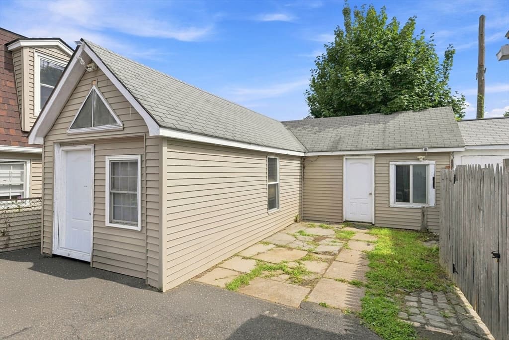 14 Perrault, Chicopee MA 01013 photo 27