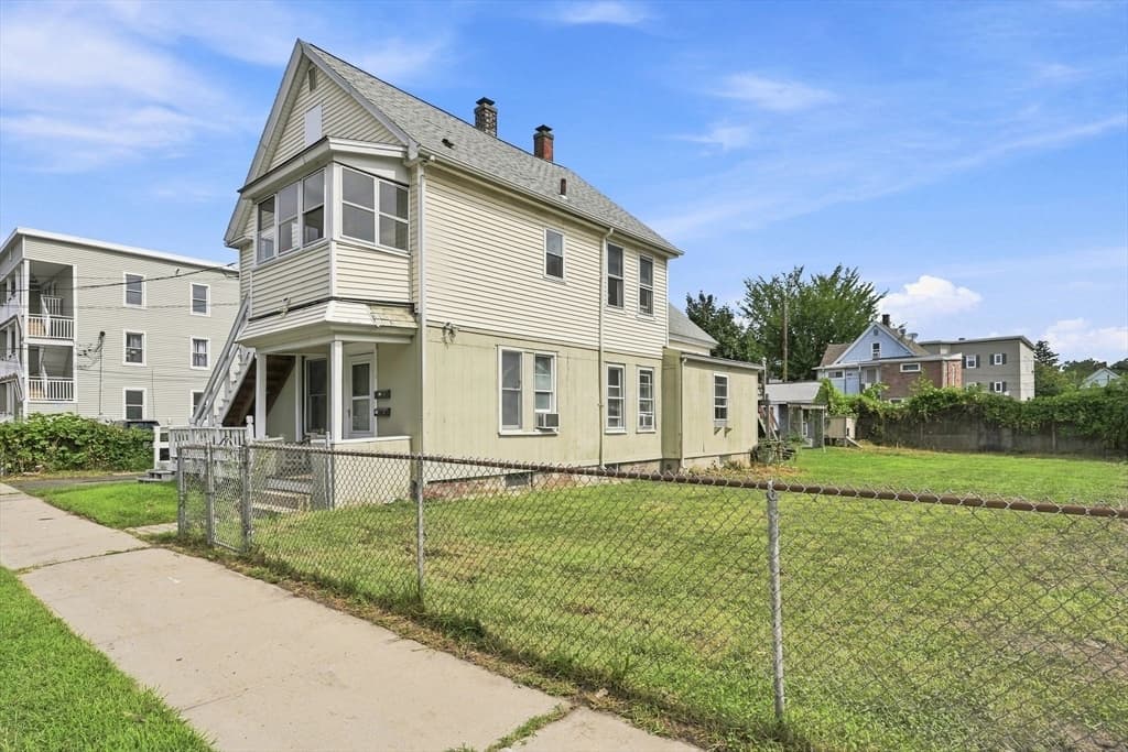 14 Perrault, Chicopee MA 01013 photo 2