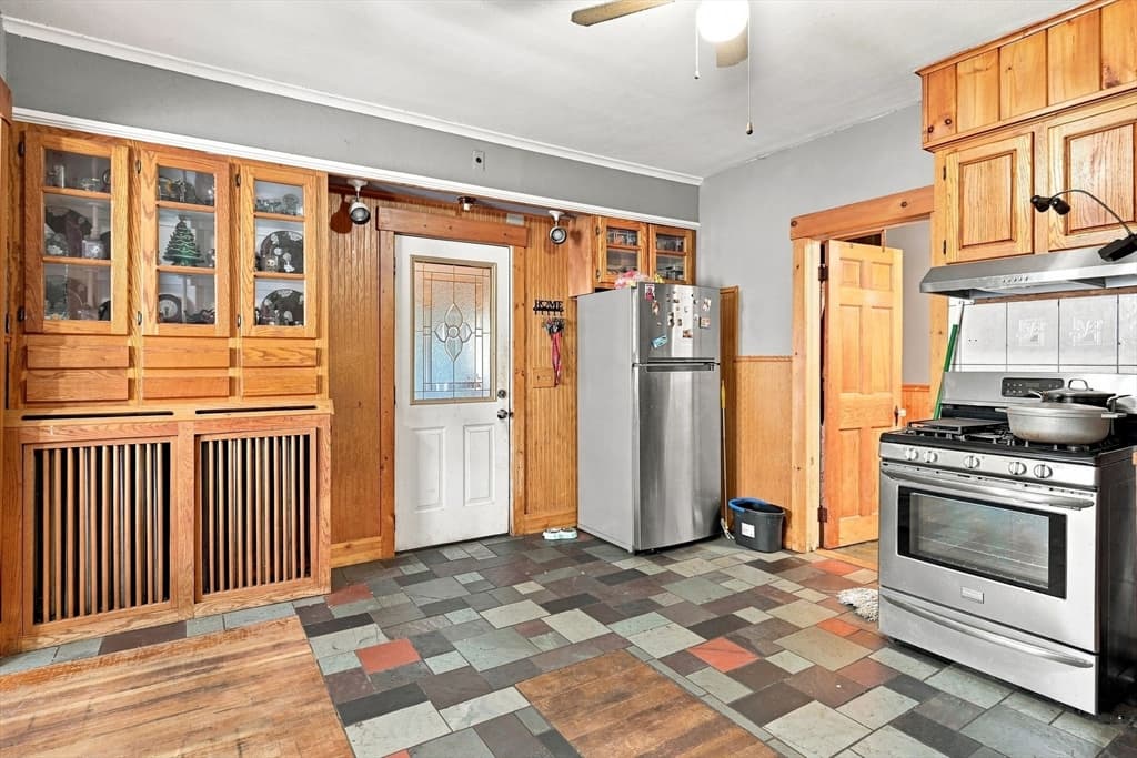 14 Perrault, Chicopee MA 01013 photo 13