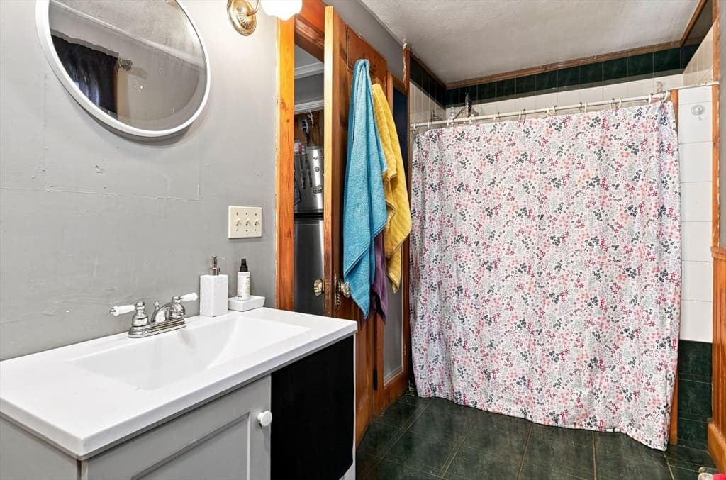 14 Perrault, Chicopee MA 01013 photo 17