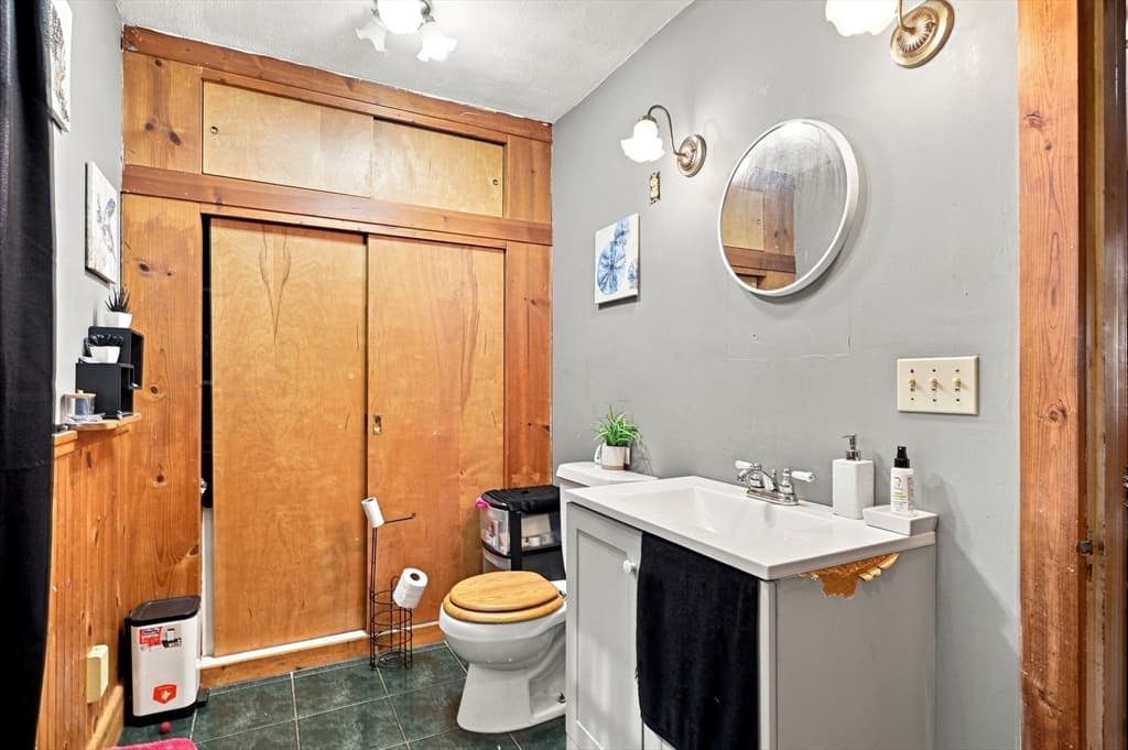14 Perrault, Chicopee MA 01013 photo 16