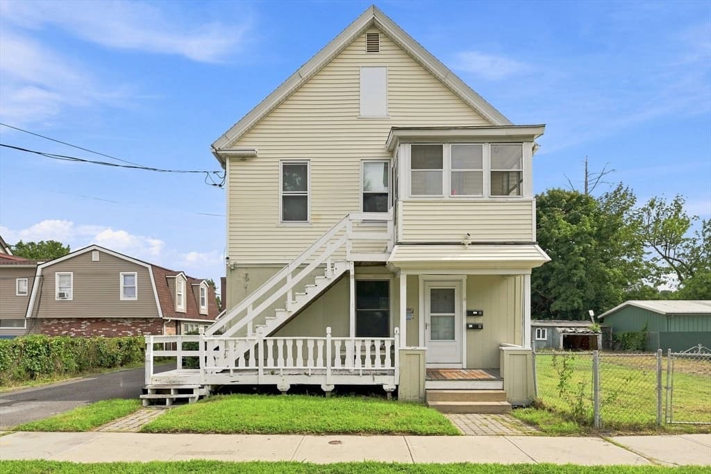 14 Perrault, Chicopee MA 01013