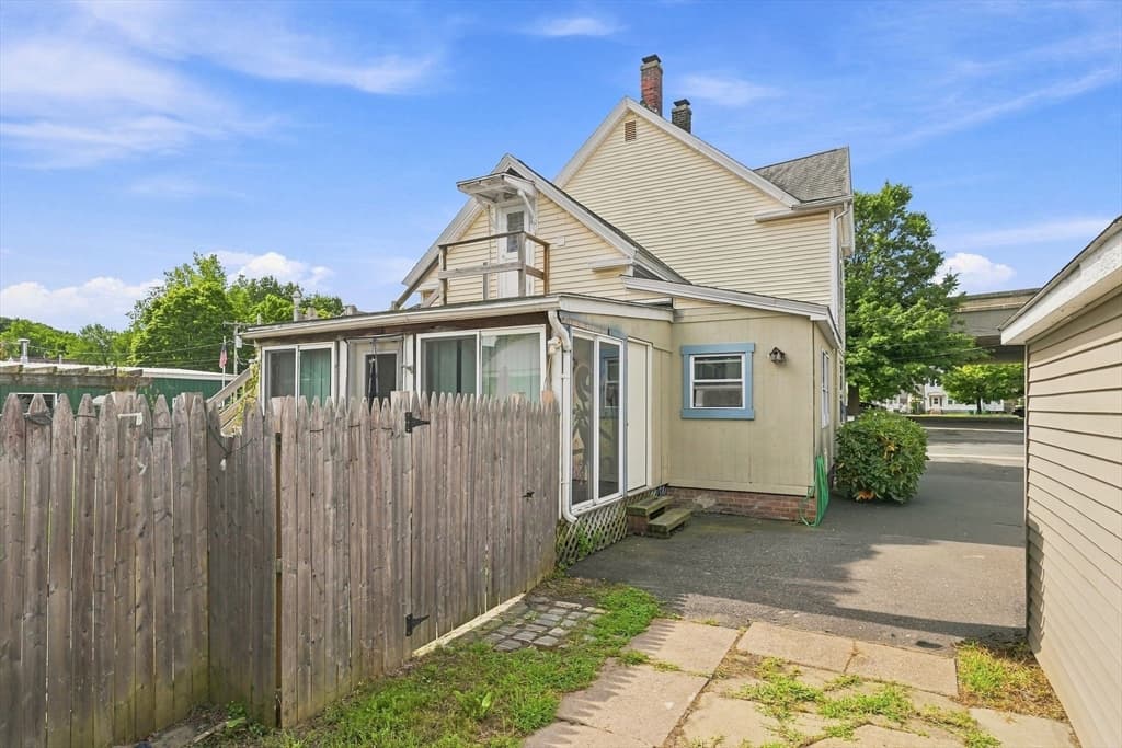 14 Perrault, Chicopee MA 01013 photo 28