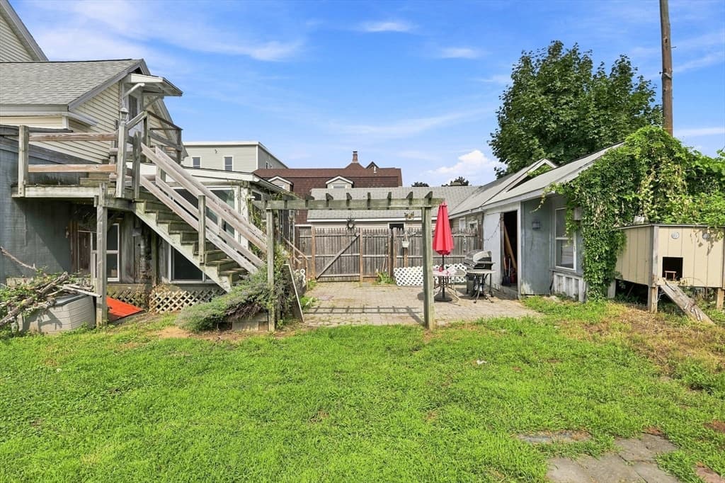 14 Perrault, Chicopee MA 01013 photo 29