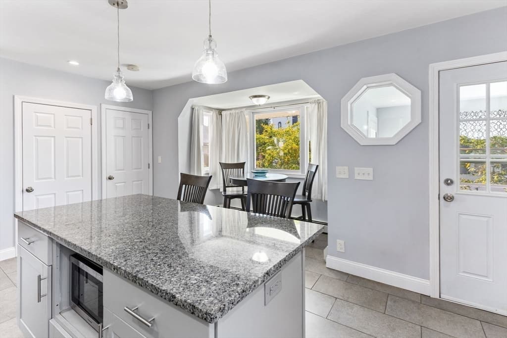 32 Cottage St, Taunton MA 02780 photo 5