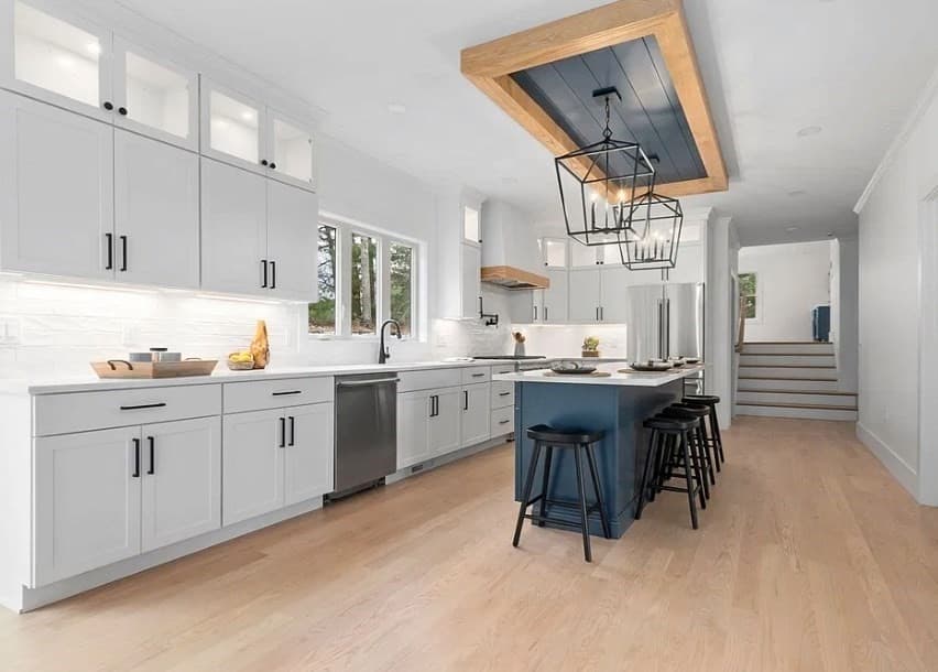 Single Family Residence at 136 Quail Run, North Andover MA 01845, photo 2 of 17