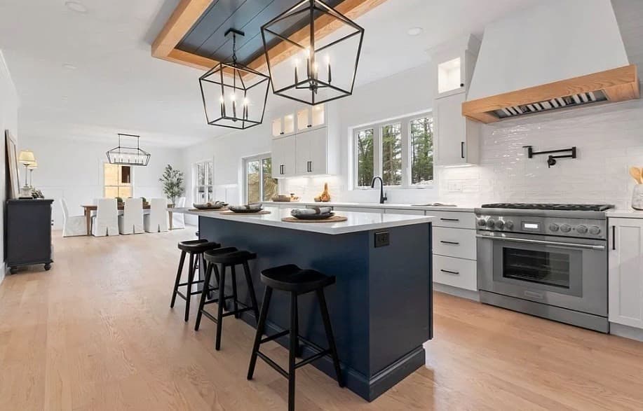 Single Family Residence at 136 Quail Run, North Andover MA 01845, photo 3 of 17