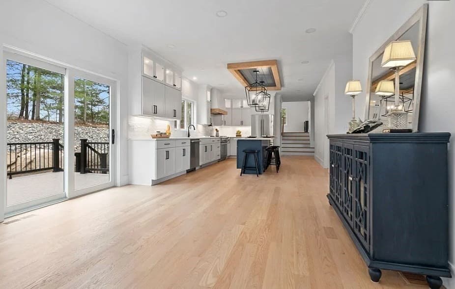 Single Family Residence at 136 Quail Run, North Andover MA 01845, photo 4 of 17