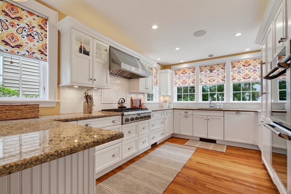 165 Thacher, Milton MA 02186 photo 12