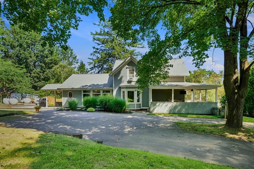 Single Family Residence at 139 Montague City Road, Greenfield MA 01301, Greenfield, photo 2 of 34