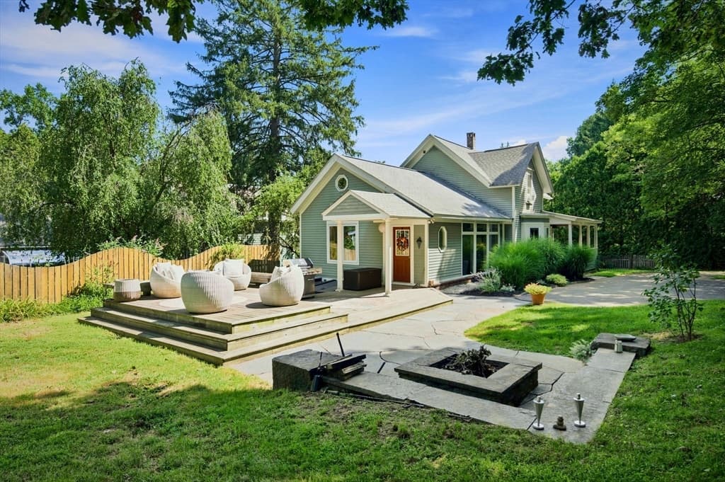 139 Montague City Road, Greenfield MA 01301