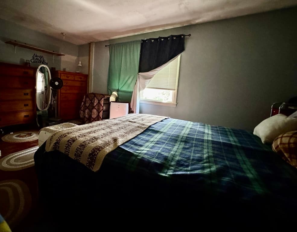 93 Marguerite St, Chicopee MA 01020 photo 9