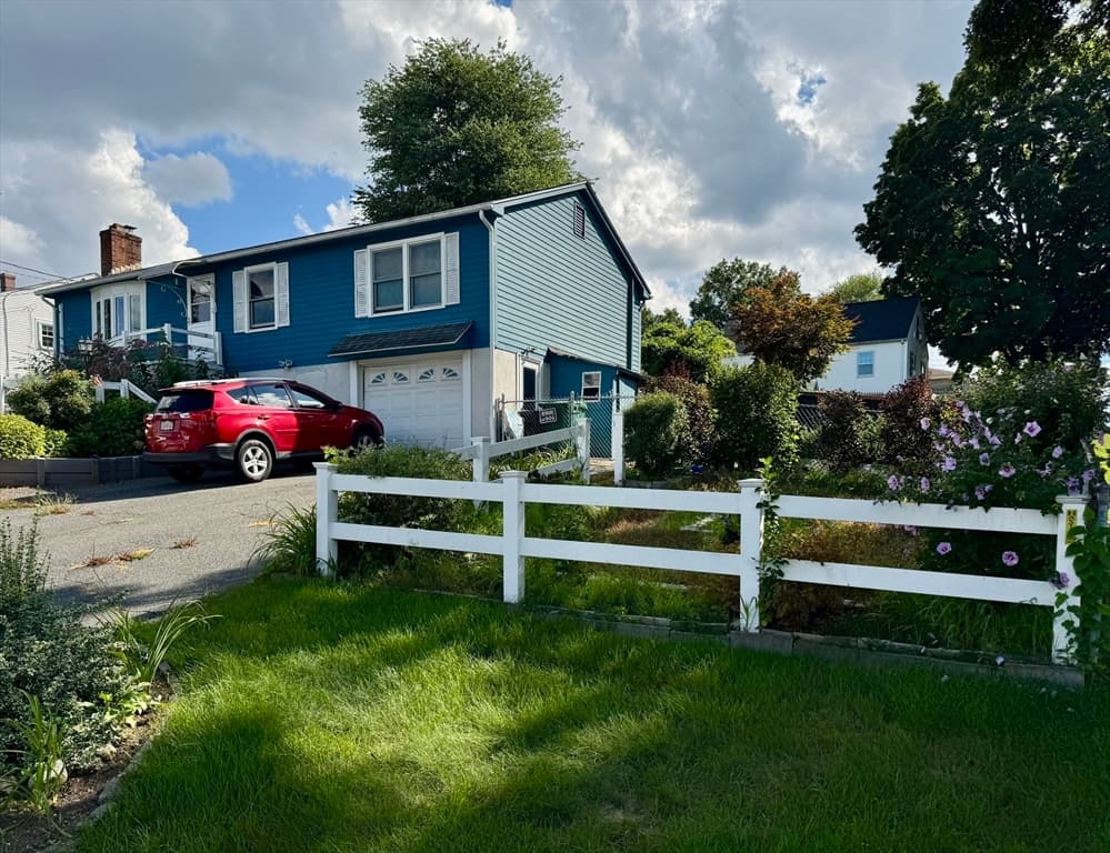 93 Marguerite St, Chicopee MA 01020 photo 18