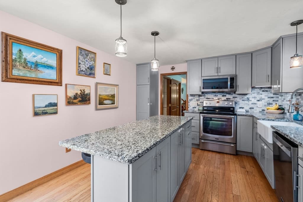 Single Family Residence at 202 Franklin St, Halifax MA 02338, Halifax, photo 9 of 40