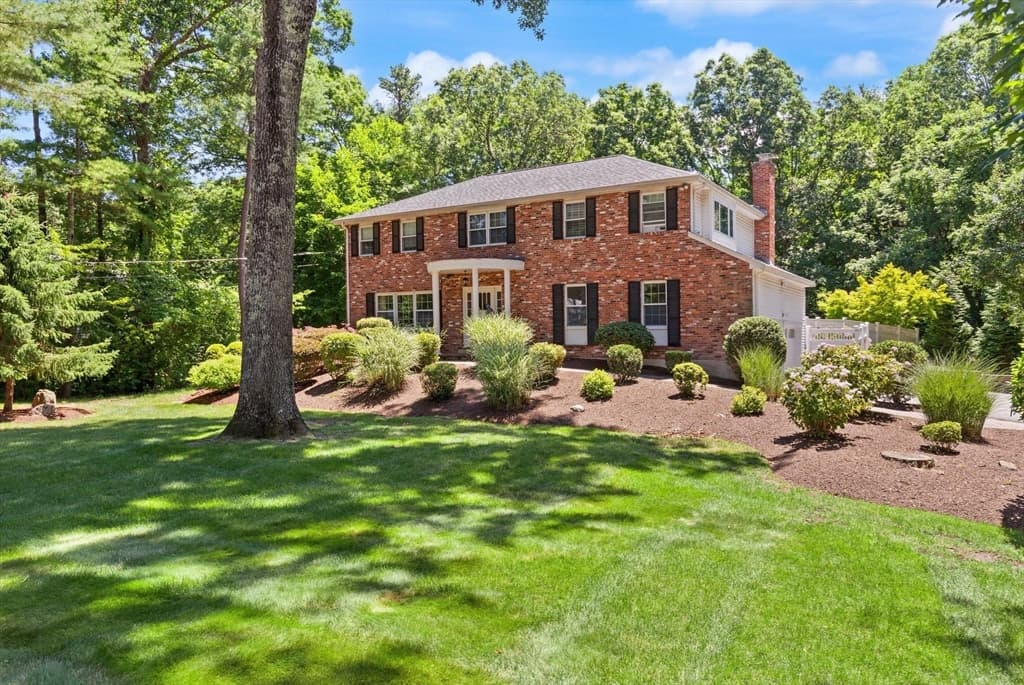14 Mallard Dr, Sharon MA 02067 photo 2
