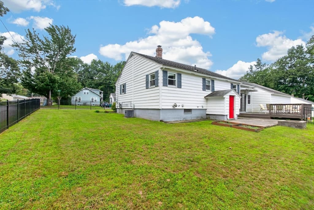 93 York Ave, Fitchburg MA 01420 photo 17