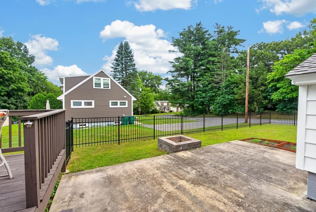 93 York Ave, Fitchburg MA 01420 photo 16