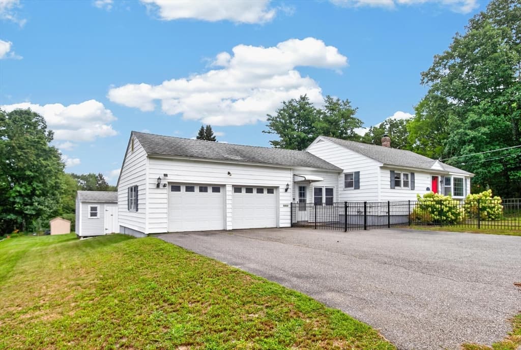 93 York Ave, Fitchburg MA 01420