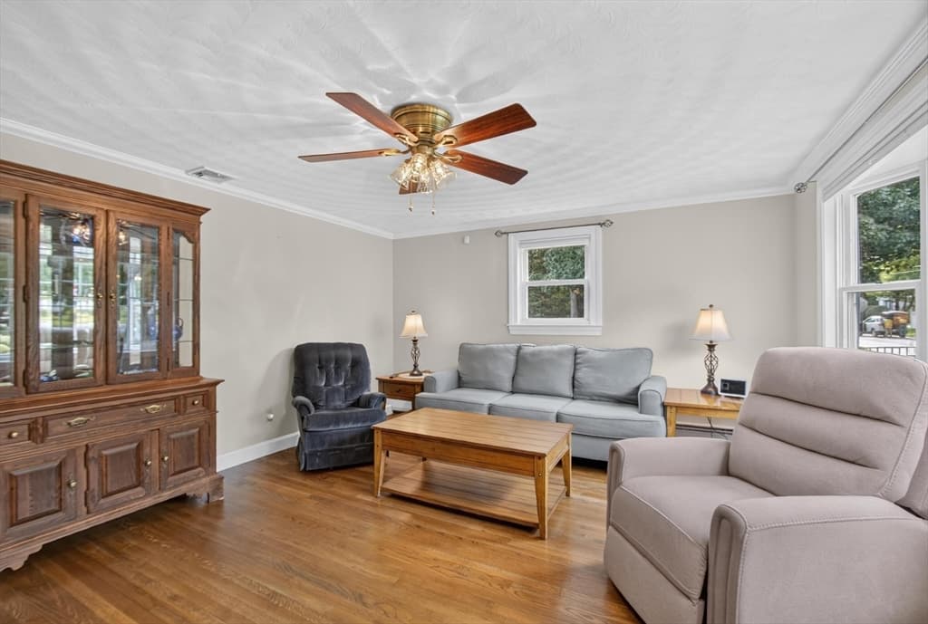 93 York Ave, Fitchburg MA 01420 photo 9