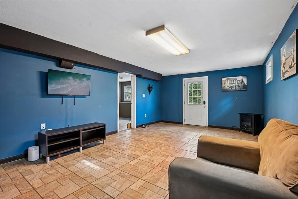 12 Barnard Rd, Lawrence MA 01843 photo 16