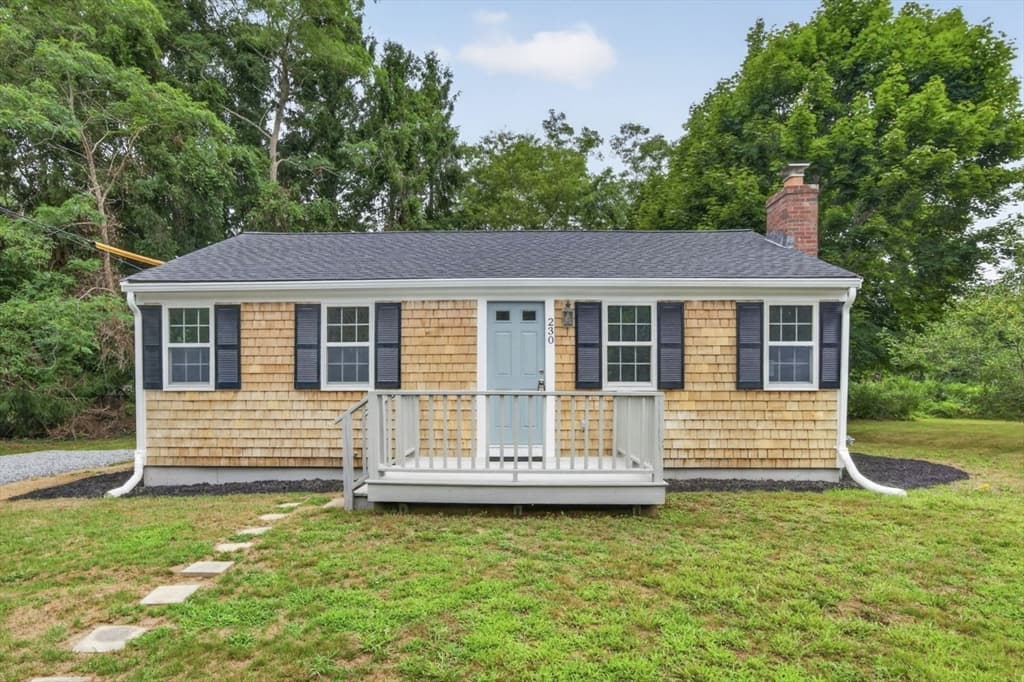230 Race Ln, Barnstable MA 02648