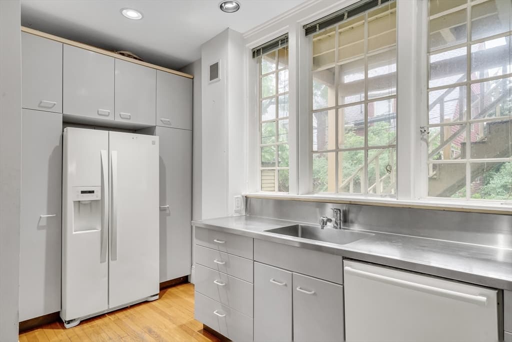 16 Harris St, Brookline MA 02446 photo 6