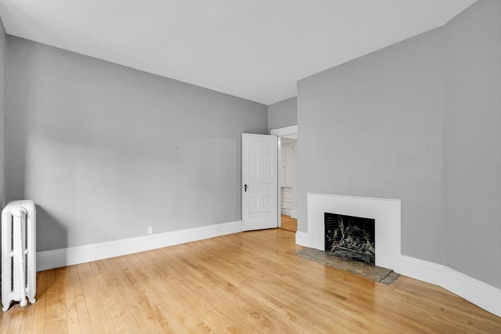16 Harris St, Brookline MA 02446 photo 4