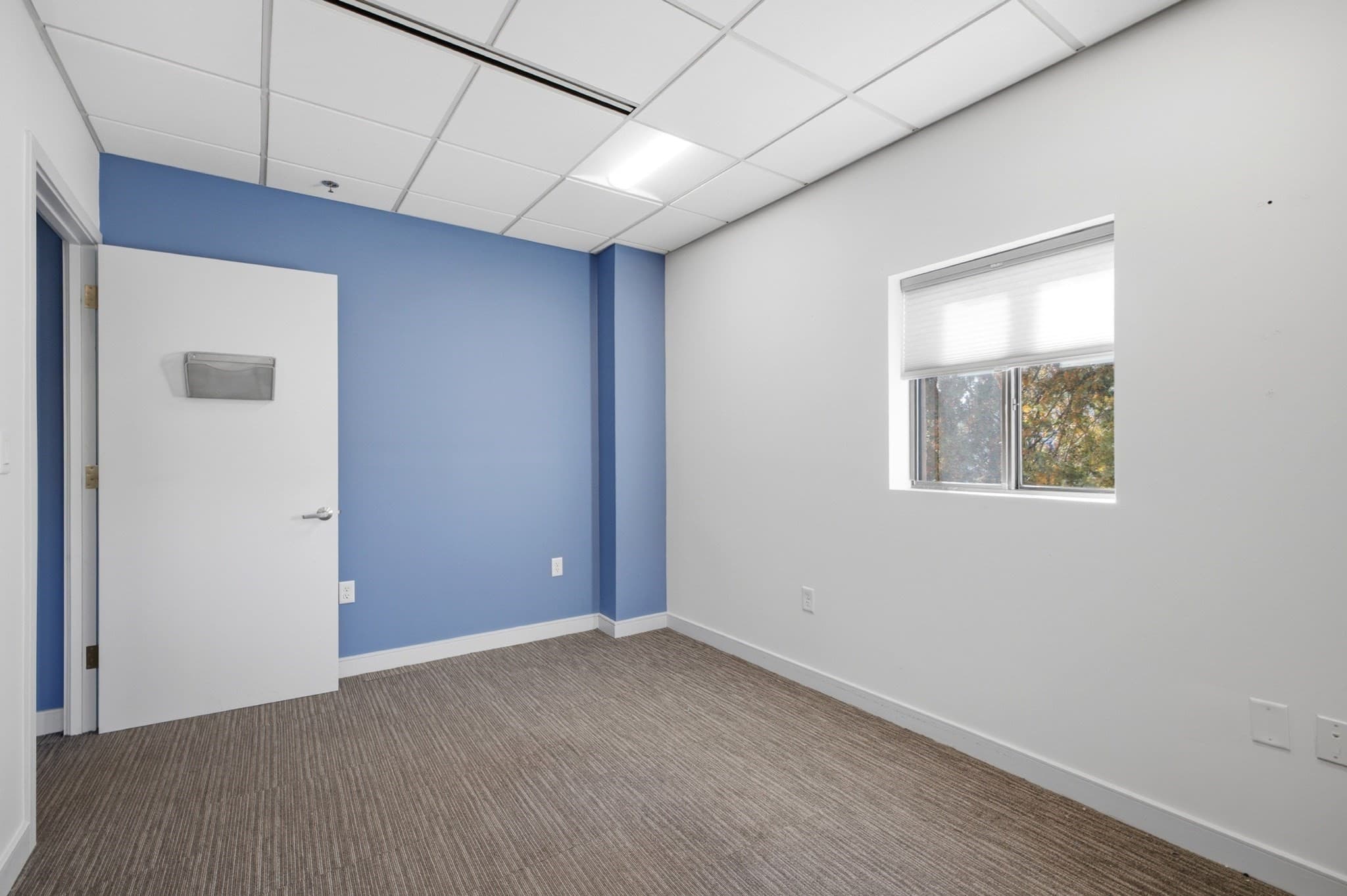 Commercial Sale at 63 Shore Rd # 32, Winchester MA 01890, photo 29 of 31