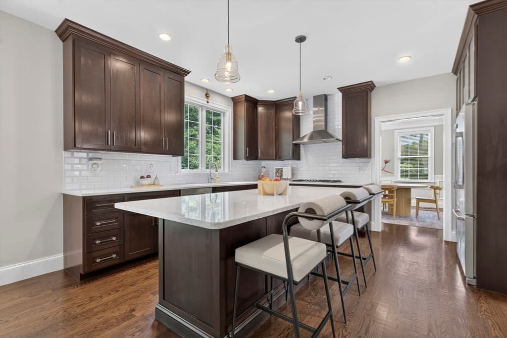 Single Family Residence at 8 Sterling Ct., Northborough MA 01532, Northborough, photo 7 of 42