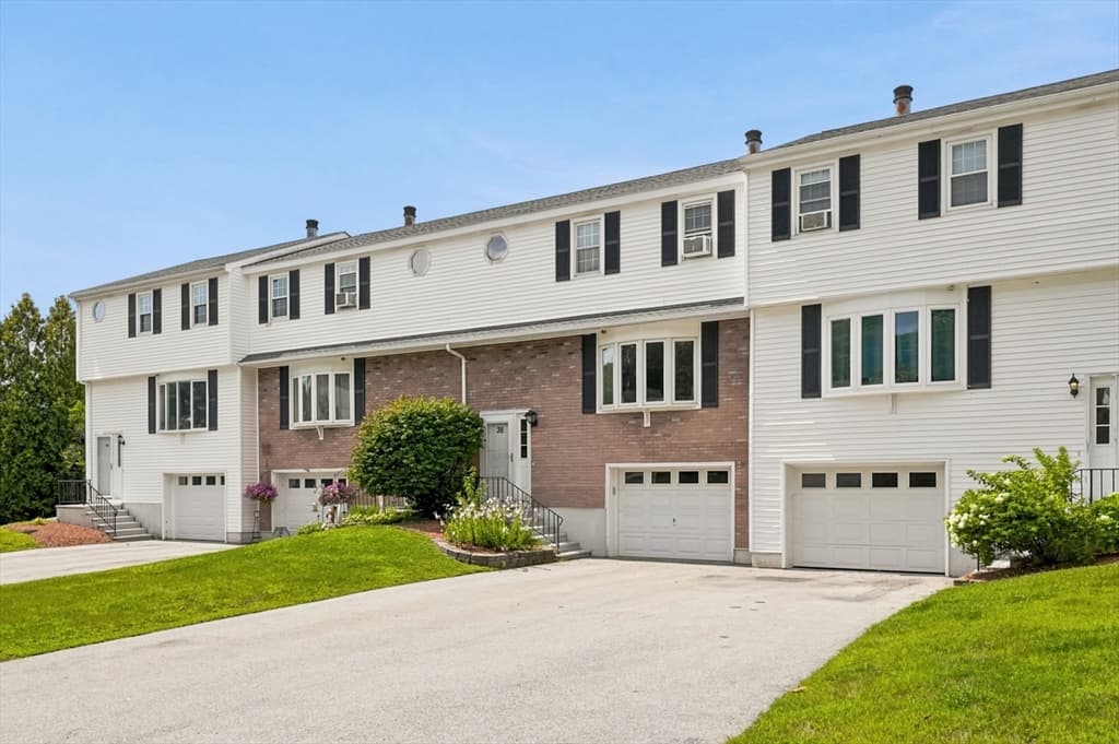 Condominium at 38 Plantation Rd # 38, Oxford MA 01540, Oxford, photo 2 of 39
