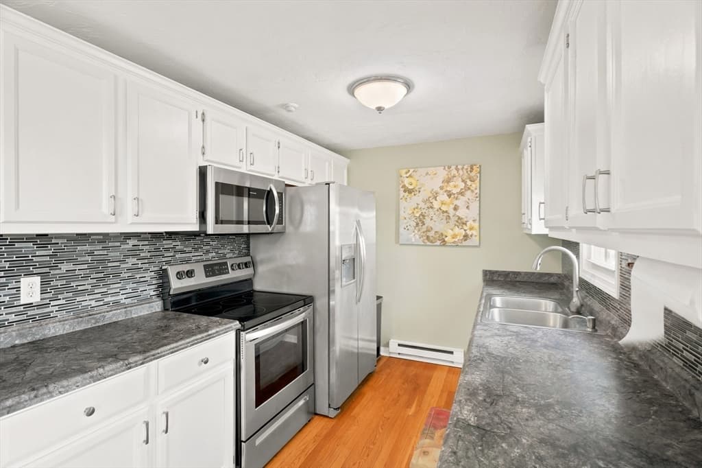 Condominium at 38 Plantation Rd # 38, Oxford MA 01540, Oxford, photo 16 of 39