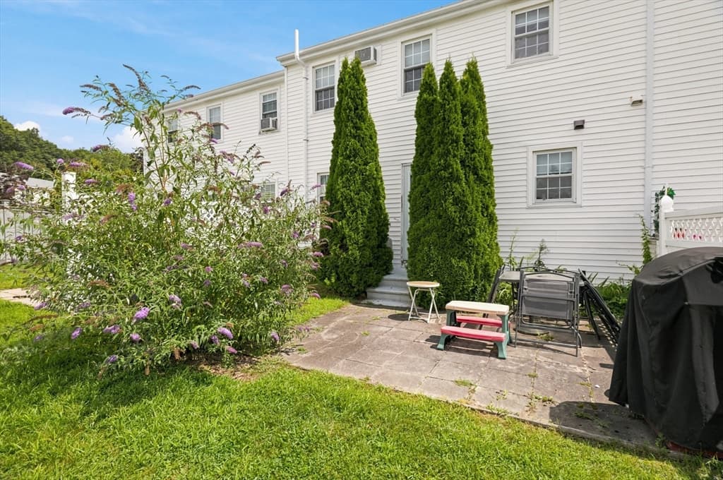 Condominium at 38 Plantation Rd # 38, Oxford MA 01540, Oxford, photo 26 of 39