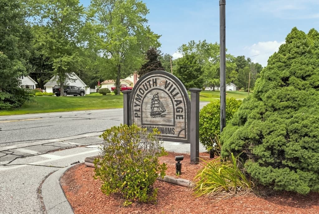 Condominium at 38 Plantation Rd # 38, Oxford MA 01540, Oxford, photo 32 of 39