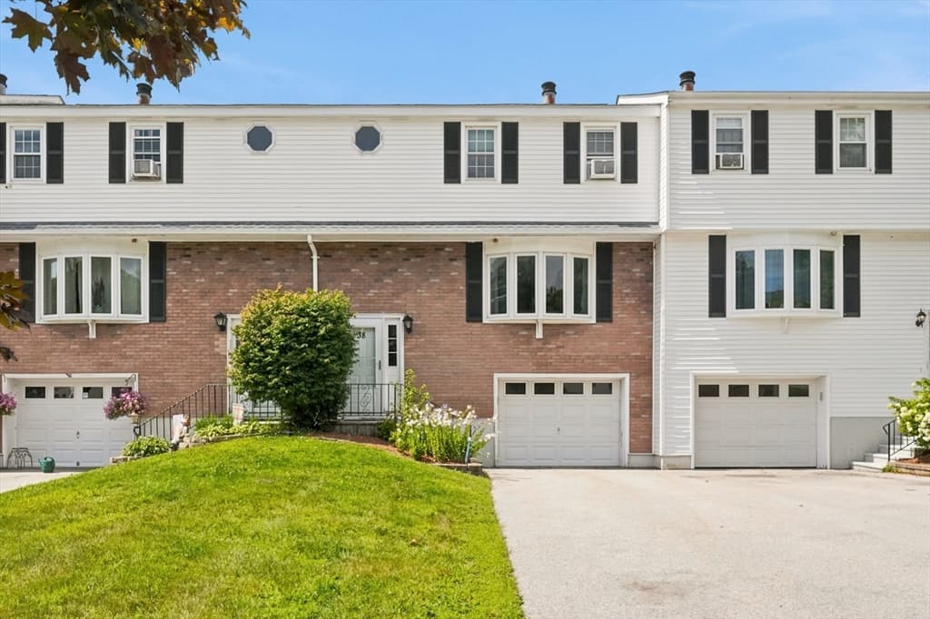 38 Plantation Rd # 38, Oxford MA 01540
