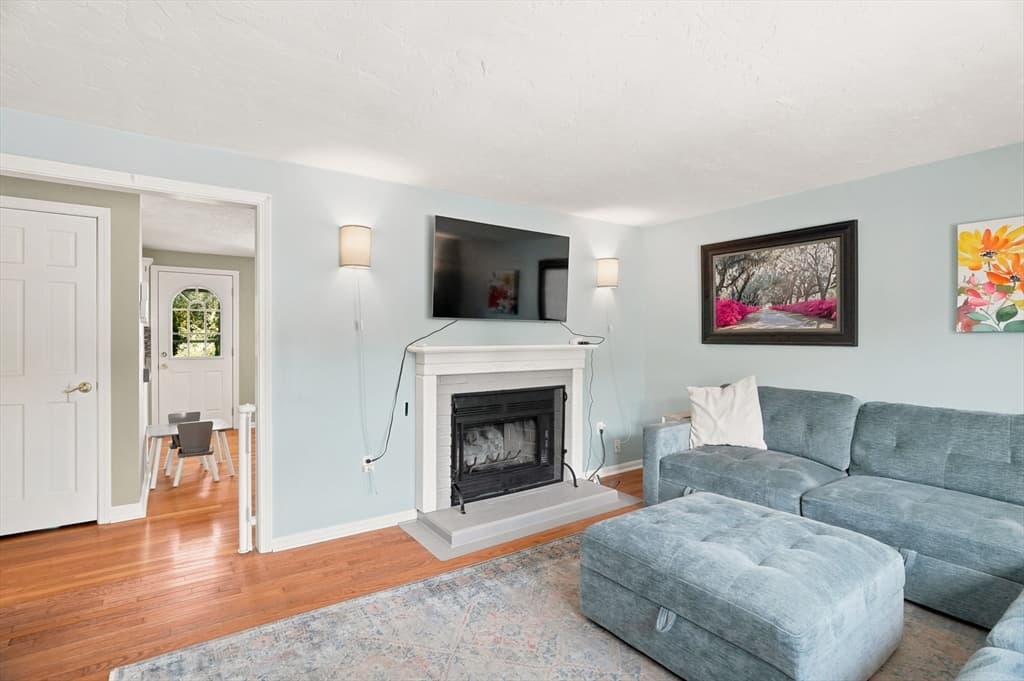 Condominium at 38 Plantation Rd # 38, Oxford MA 01540, Oxford, photo 5 of 39