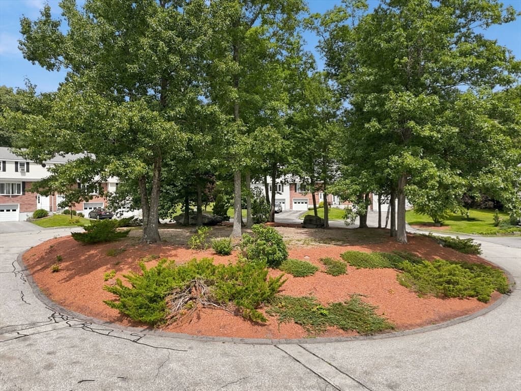 Condominium at 38 Plantation Rd # 38, Oxford MA 01540, Oxford, photo 33 of 39