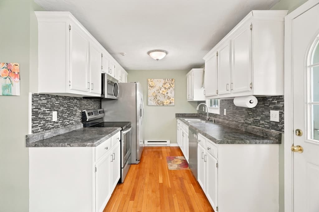 Condominium at 38 Plantation Rd # 38, Oxford MA 01540, Oxford, photo 14 of 39