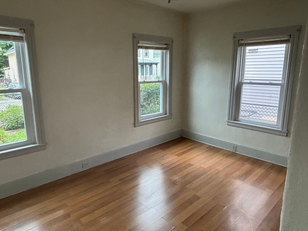31 Woodward St, Worcester MA 01610 photo 7