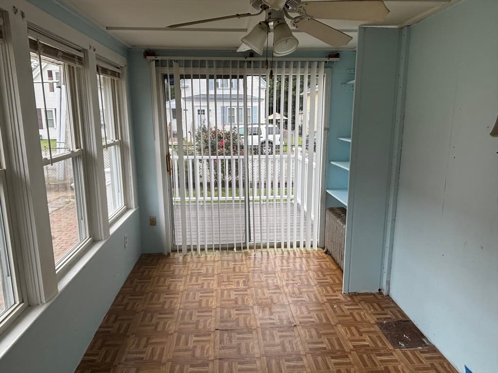 31 Woodward St, Worcester MA 01610 photo 5