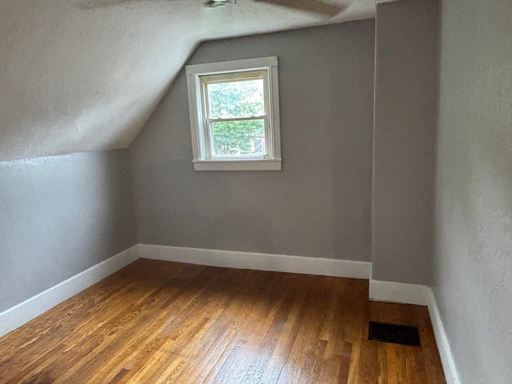 31 Woodward St, Worcester MA 01610 photo 21