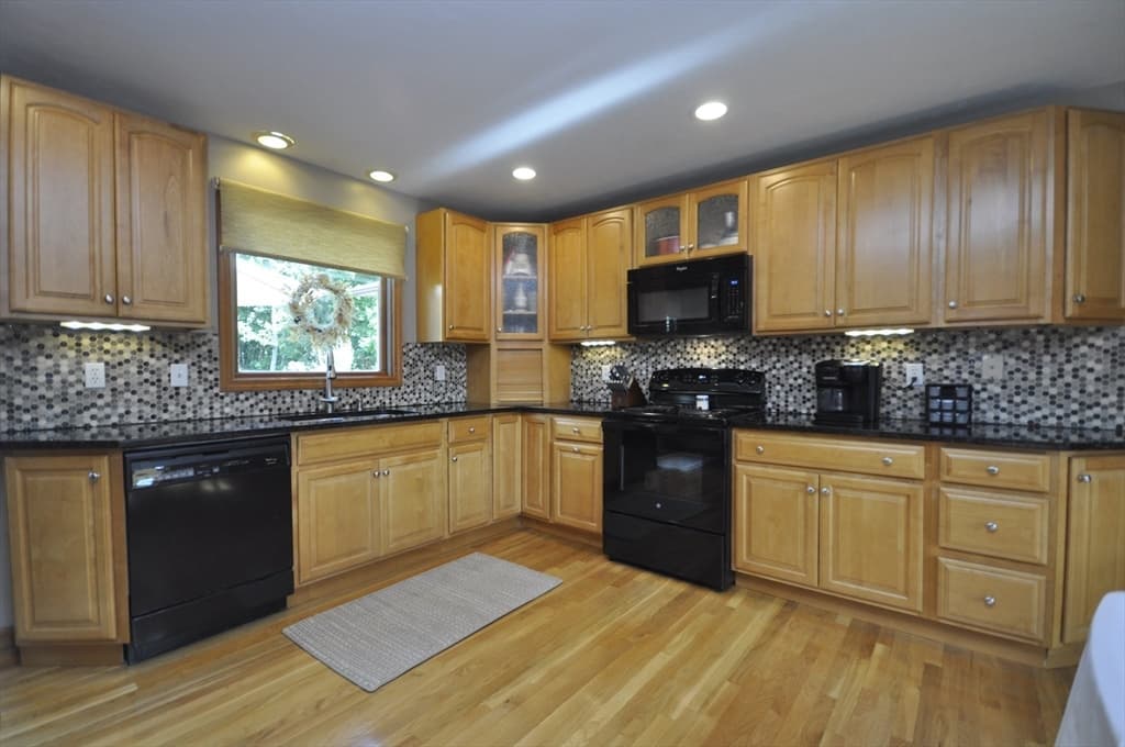 32 Brenda Ave, East Bridgewater MA 02333 photo 11